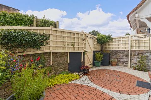 49 Cobden Road, Worthing, BN11 4BD