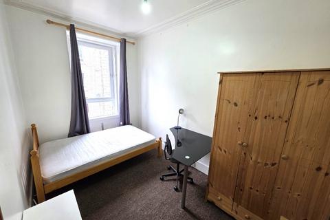 2 bedroom flat to rent, Urquhart Road, City Centre, Aberdeen, AB24