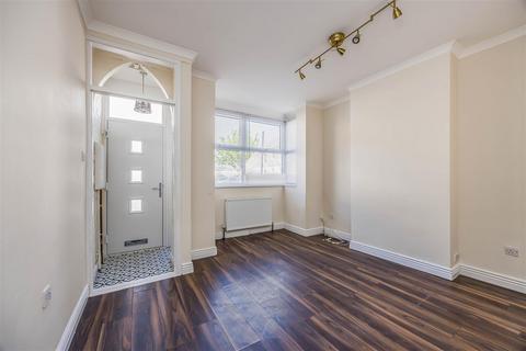 2 bedroom house for sale, Lynn Road, Portsmouth PO2