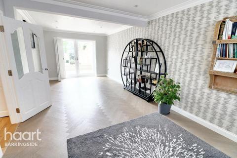 4 bedroom semi-detached house for sale, Chadacre Avenue, Clayhall
