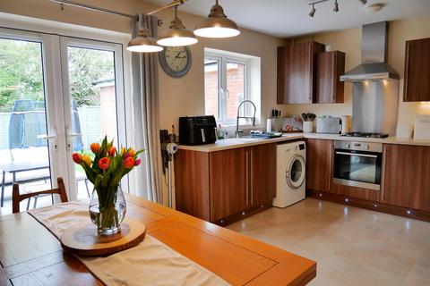 69 Anson Avenue, Calne, SN11 8FY