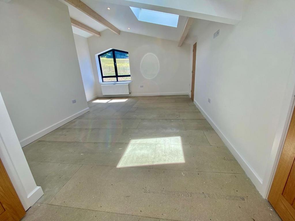 Bedroom 1.jpg