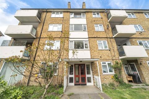 97 Ravens Way, London, SE12 8HB