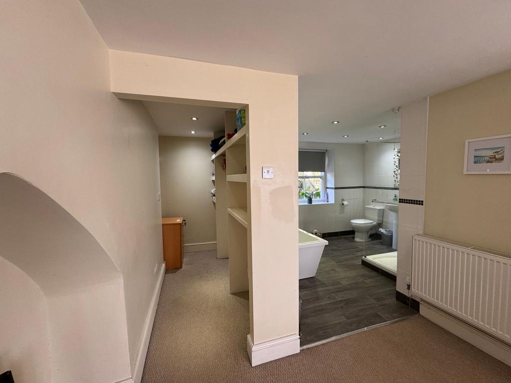 Master Bedroom 1 En Suite and Dressing room