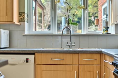 44 Binscombe Lane, Farncombe, Godalming, GU7 3PP