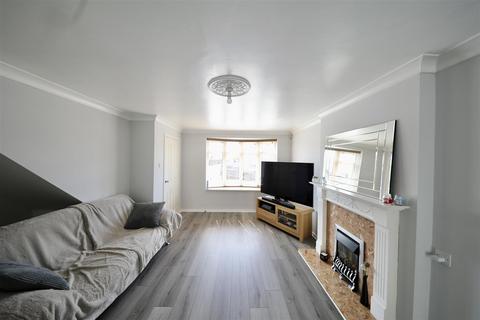 34 Bannister Drive, Hull, HU9 1EJ