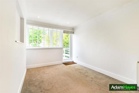 2 Park Gate, London, N2 8DJ