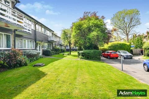 2 Park Gate, London, N2 8DJ