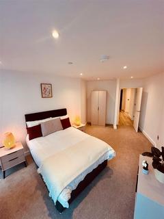 2 bedroom apartment to rent, Silvercroft Street, Manchester