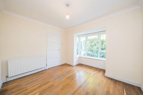 36 Collingwood Close, Twickenham, TW2 7AF