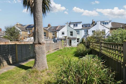 3 bedroom terraced house for sale, Canada Road, Deal CT14