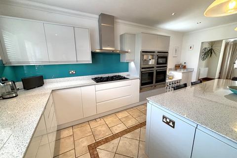 6 bedroom detached house for sale, Heol Hen, Llanelli SA15