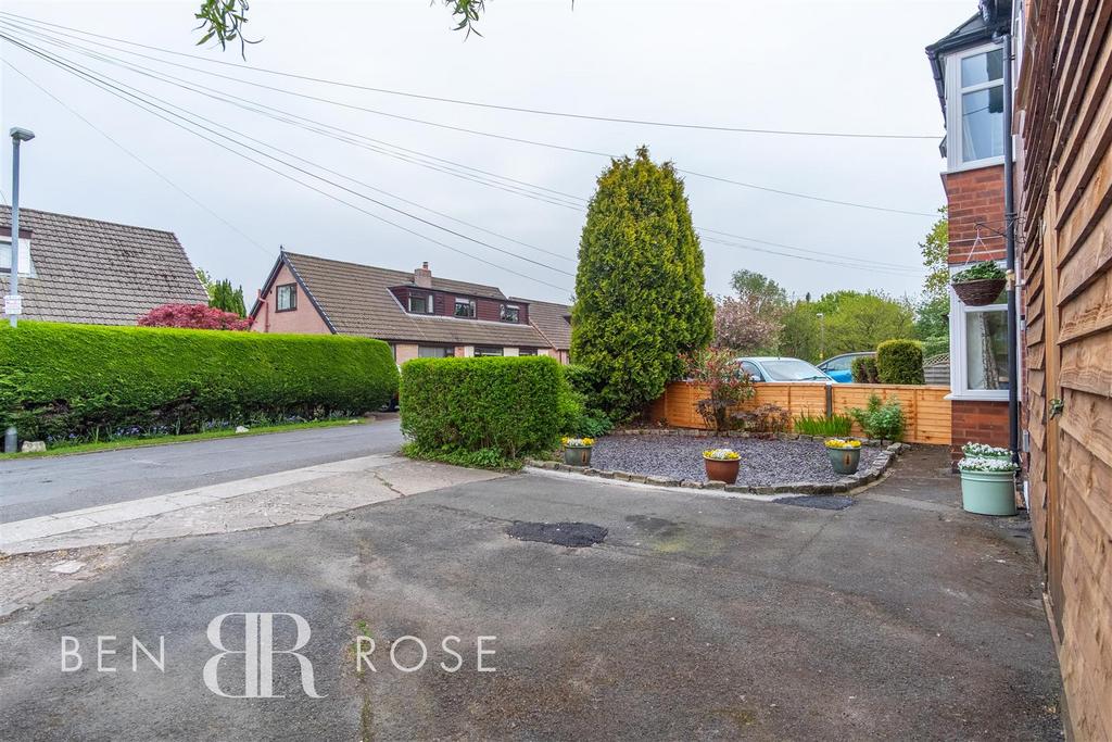 Front Garden/Drive