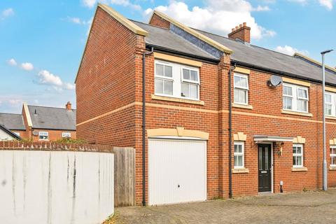 4 bedroom end of terrace house for sale