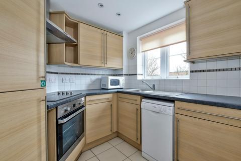 1 bedroom ground floor flat for sale, Bellingdon Road, Chesham, HP5 2FG