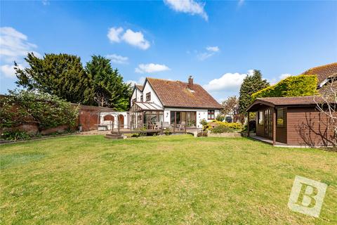 5 Mead Close, Romford, RM2 5NX