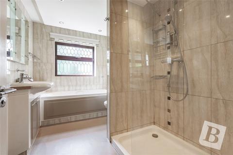 5 Mead Close, Romford, RM2 5NX