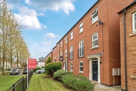 33 Arran Close, Greylees, Sleaford, NG34 8FY