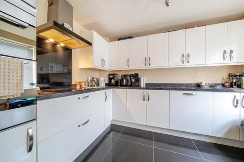 33 Arran Close, Greylees, Sleaford, NG34 8FY