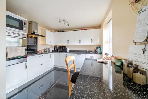 33 Arran Close, Greylees, Sleaford, NG34 8FY