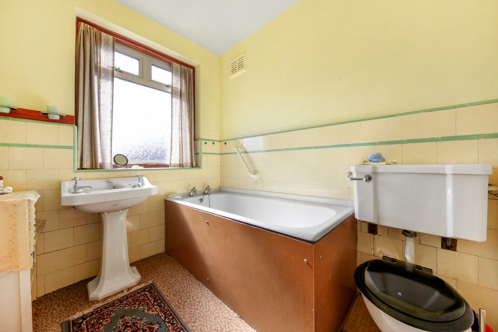 Upstairs bathroom
