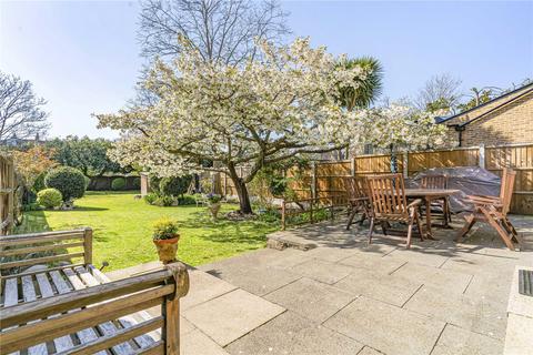 7 Layer Gardens, London, W3 9PR
