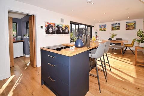 83 Sullivan Road, Exeter, EX2 5RB