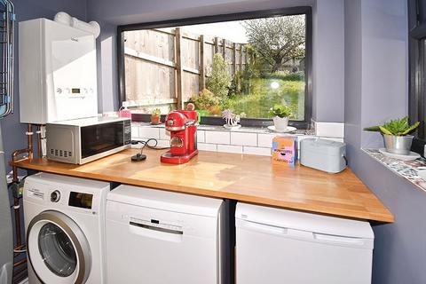 83 Sullivan Road, Exeter, EX2 5RB