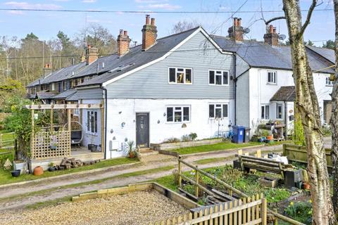 2 bedroom end of terrace house for sale, Rose Cottages, Wormley GU8