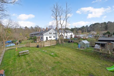 2 bedroom end of terrace house for sale, Rose Cottages, Wormley GU8