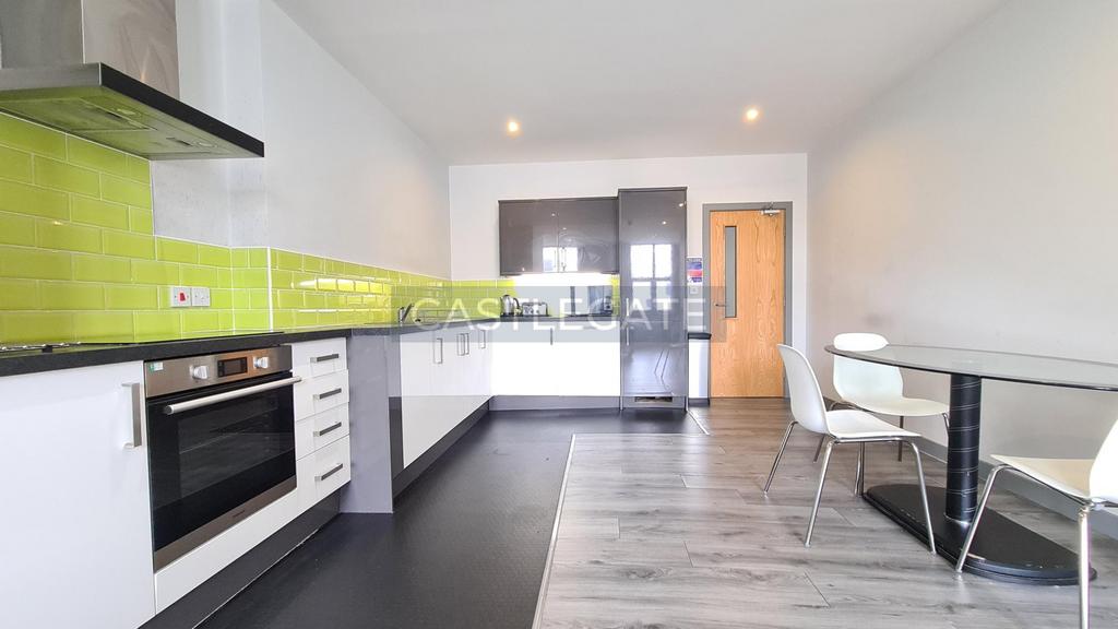 Room 38, 39, 40 The Works at Standard House Commun