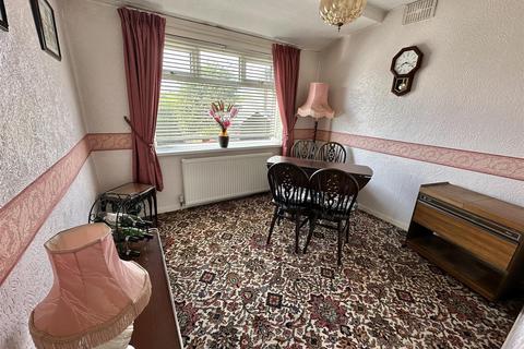 2 bedroom semi-detached bungalow for sale, Leeds Old Road, Heckmondwike
