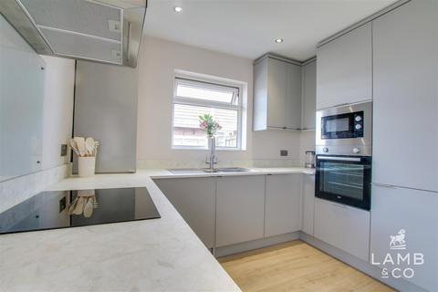 2 bedroom semi-detached bungalow for sale, Brentwood Road, Clacton-On-Sea CO15