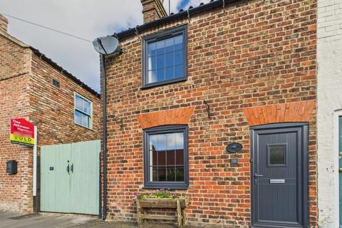 2 bedroom end of terrace house for sale, South Street, Middleton, YO25 9UB