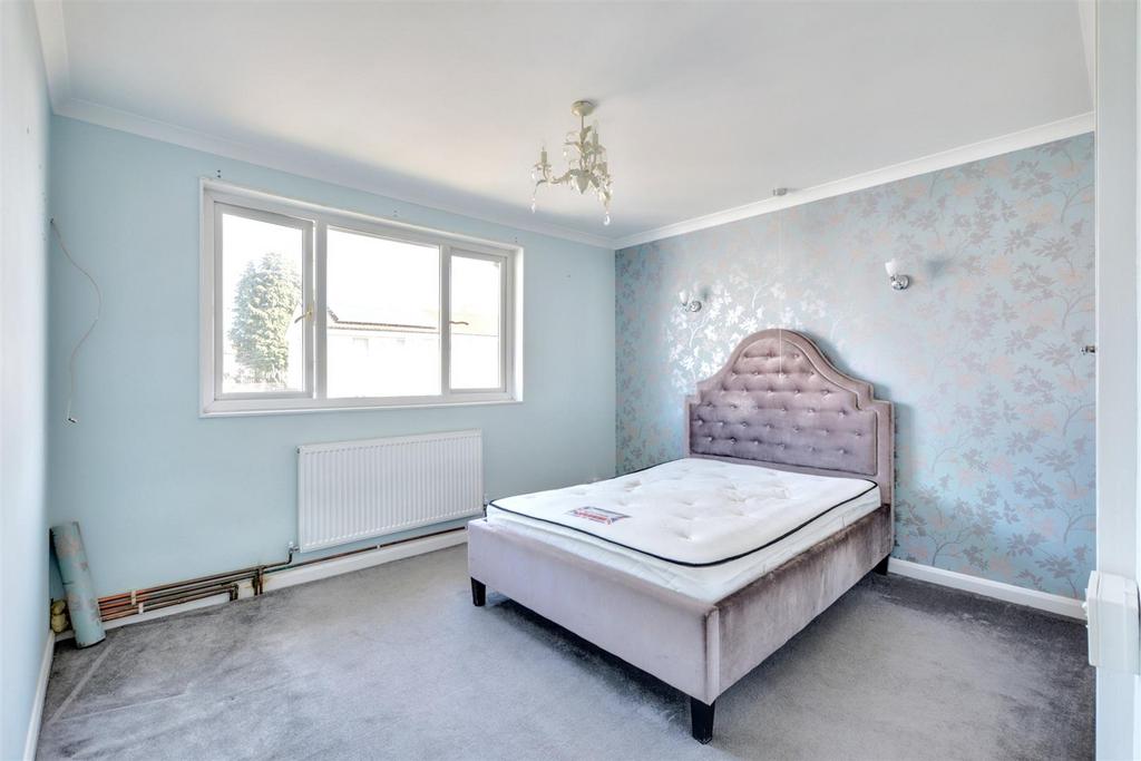 Bedroom 1 1.jpeg