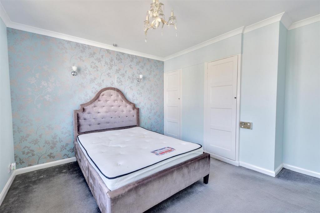 Bedroom 1 2.jpeg