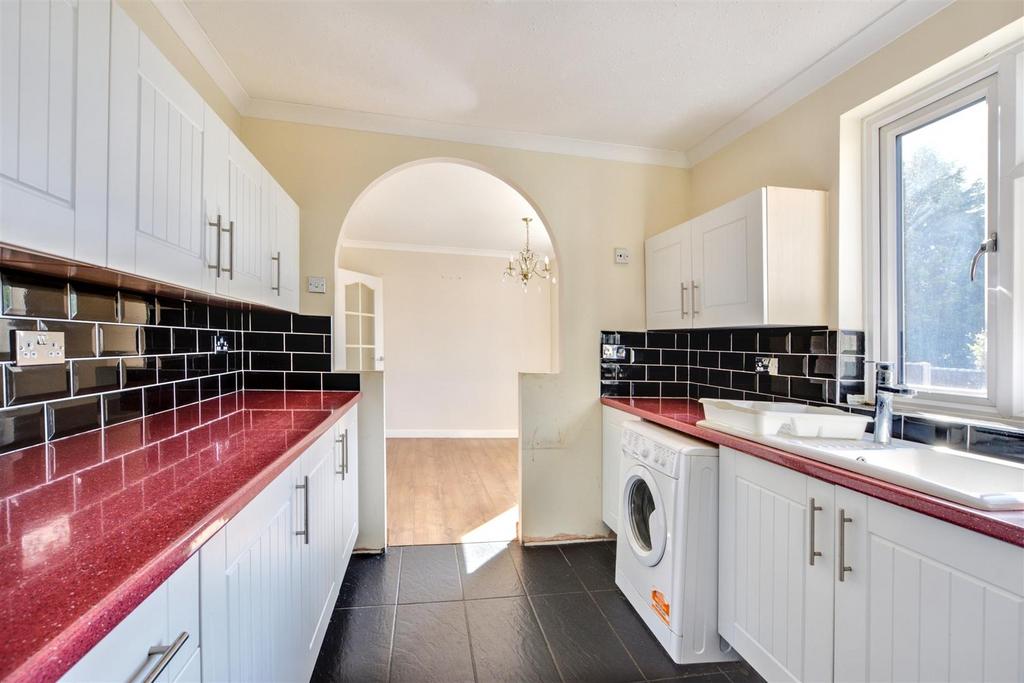 Kitchen 2.jpeg