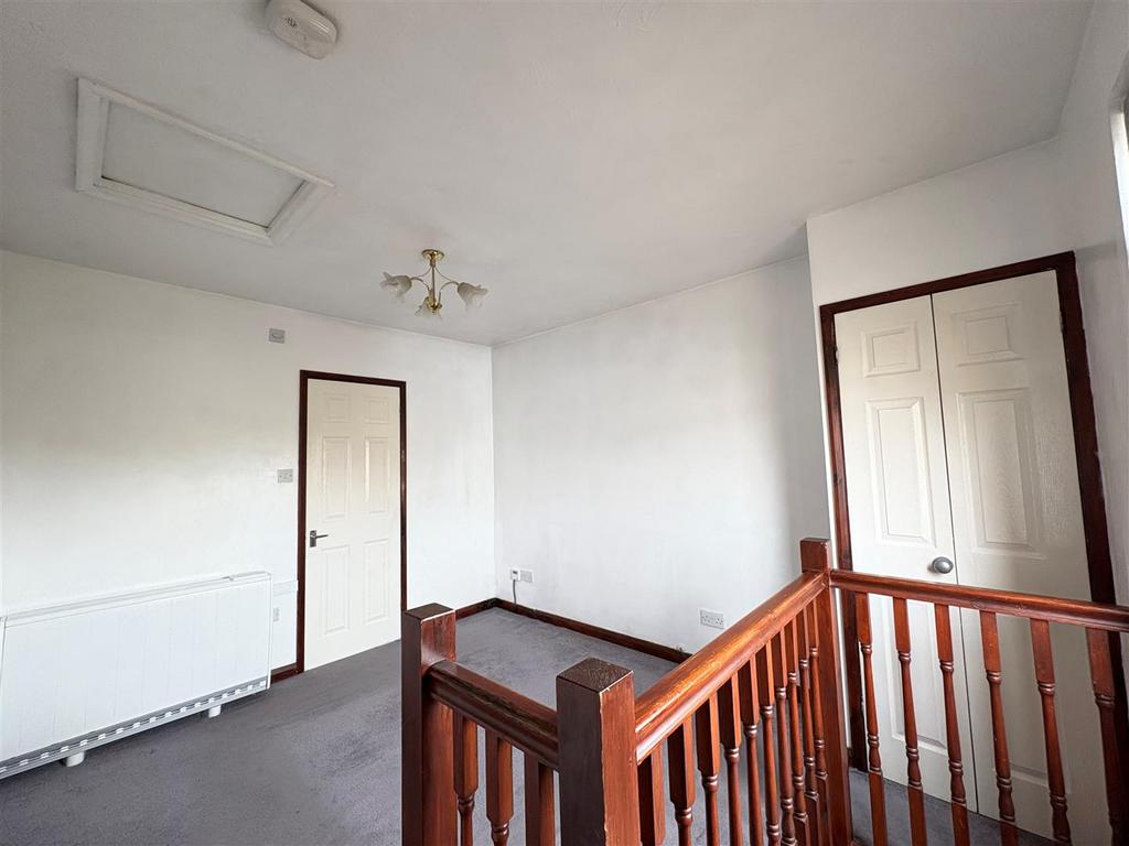 Bedroom 1.jpg
