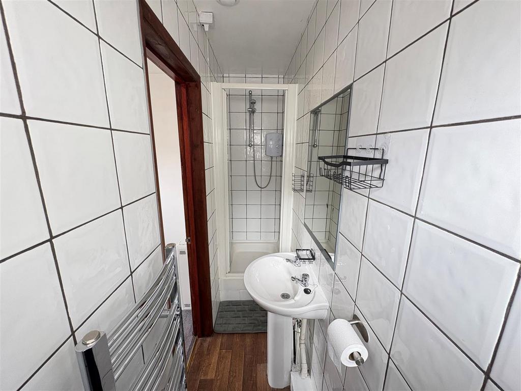 Shower Room.jpg