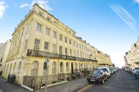 1 bedroom apartment to rent, Oriental Place Brighton BN1