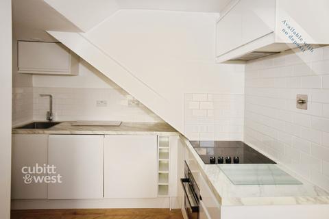 1 bedroom apartment to rent, Oriental Place Brighton BN1