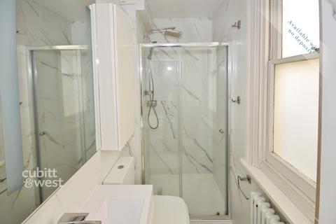 1 bedroom apartment to rent, Oriental Place Brighton BN1