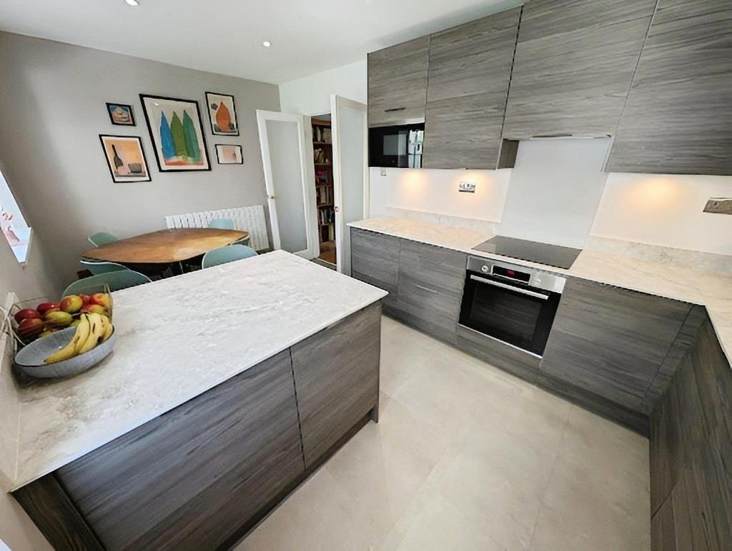 51417a8d-kitchen.jpg