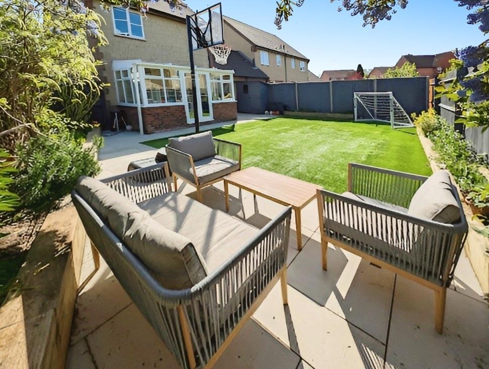 9826a39d-patio.jpg