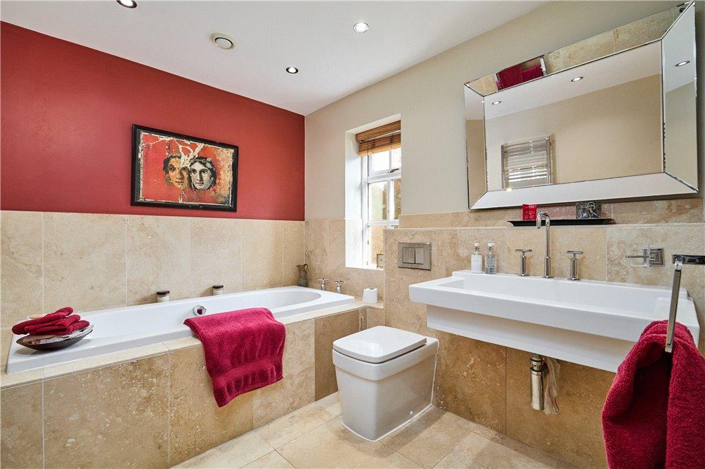 En Suite Bathroom