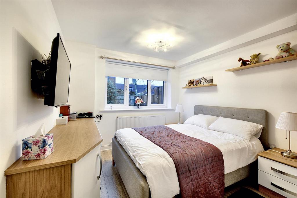Bedroom 1 1.jpg