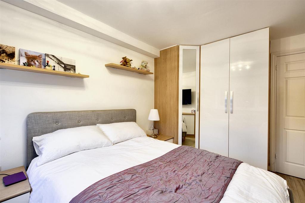 Bedroom 1 2.jpg