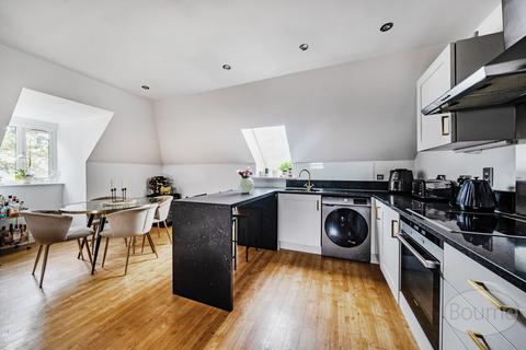 2 bedroom apartment for sale, Woodgate Close, Cobham, Surrey, KT11