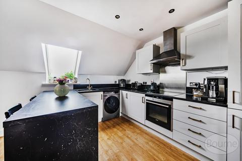 2 bedroom apartment for sale, Woodgate Close, Cobham, Surrey, KT11