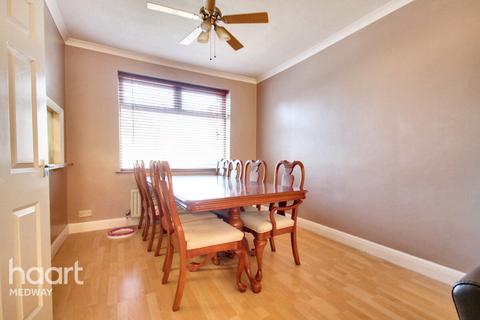 5 bedroom terraced house for sale, Sunnymead Avenue, Gillingham